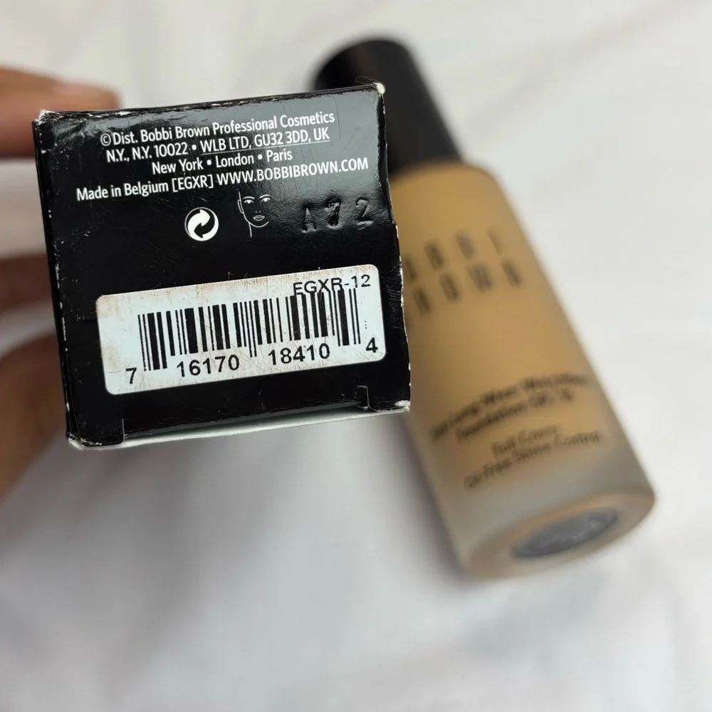 Bobbi Brown Skin Long-Wear Weightless Foundation - Warm Natural